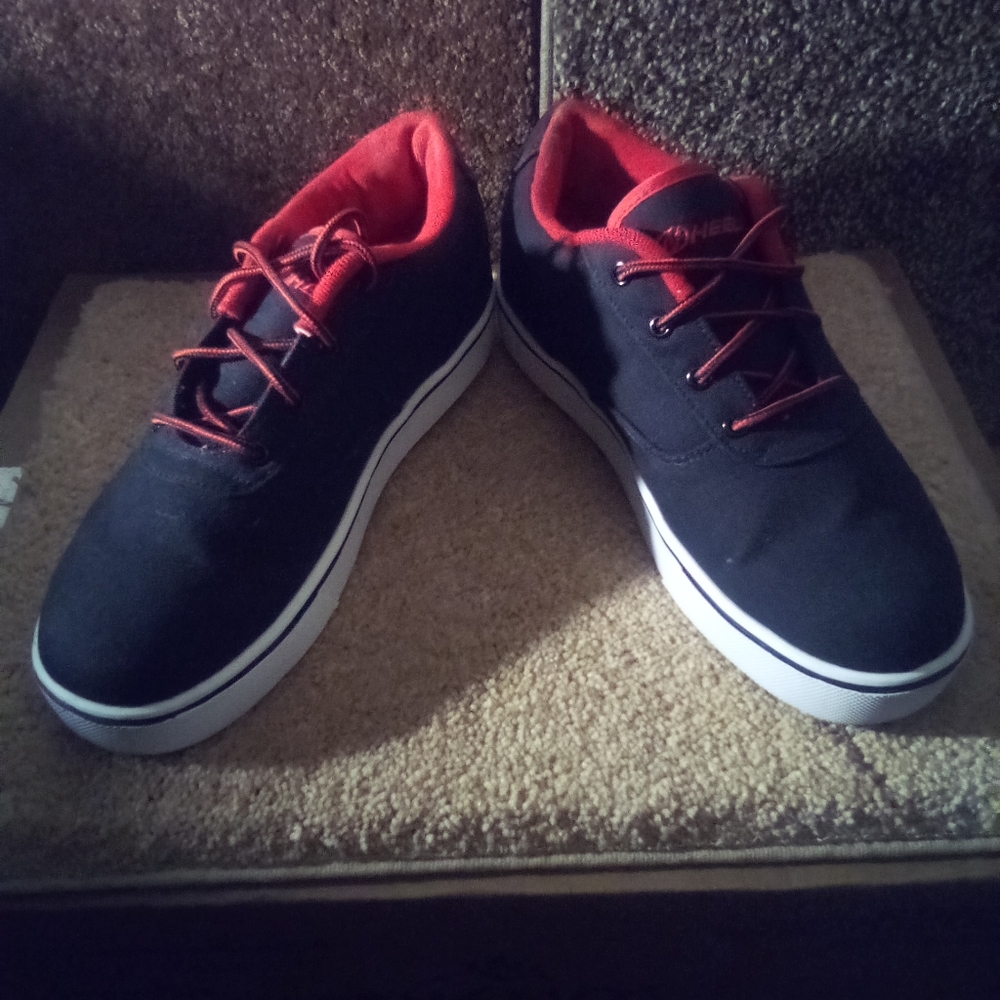 Boys -mens skate shoes